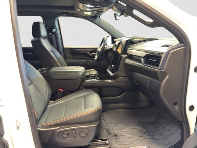 Used 2025 GMC Yukon AT4 w/ AT4 Premium Package image 16