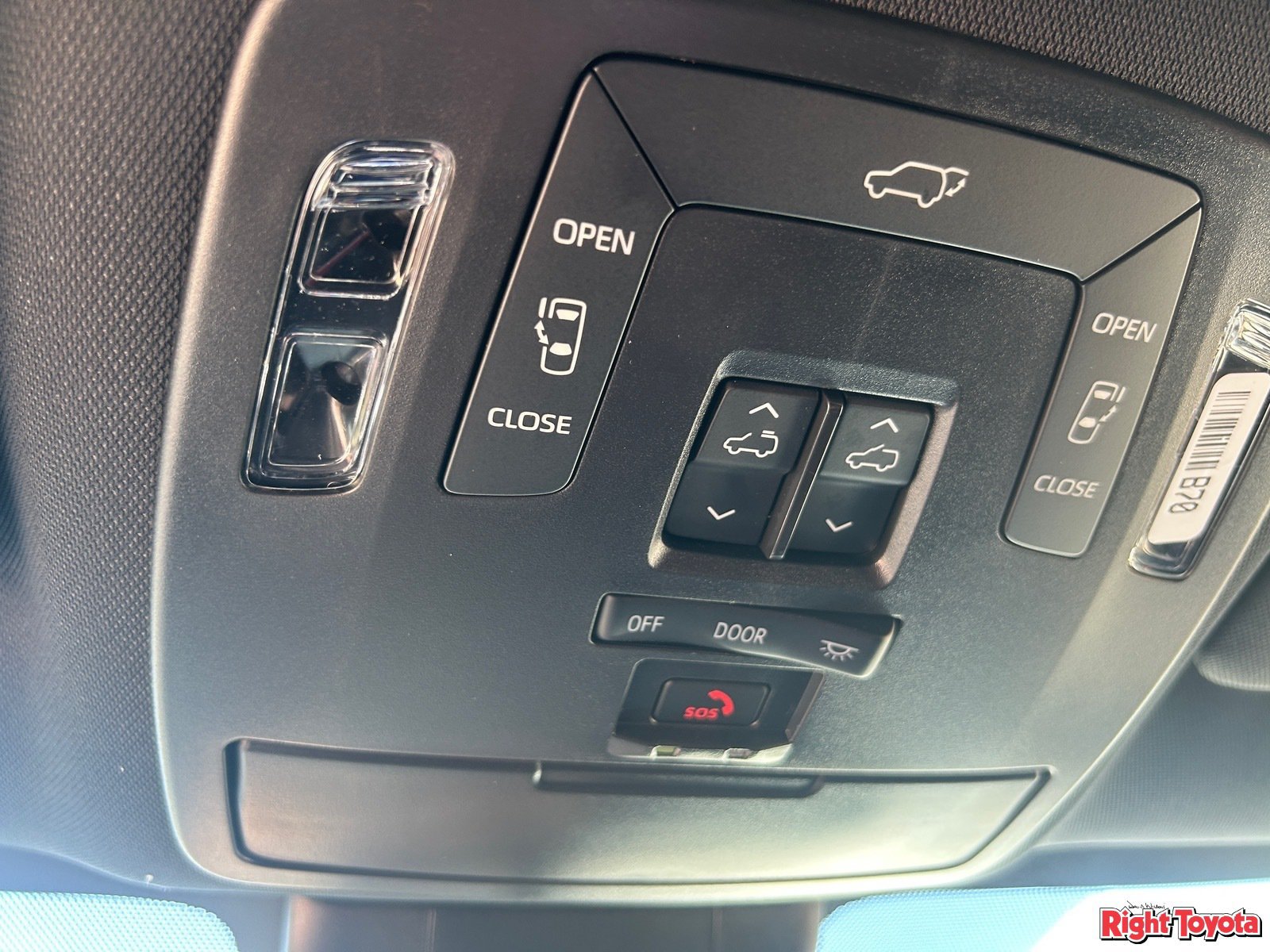 New 2026 Toyota Sienna XSE AWD/4WD image 24