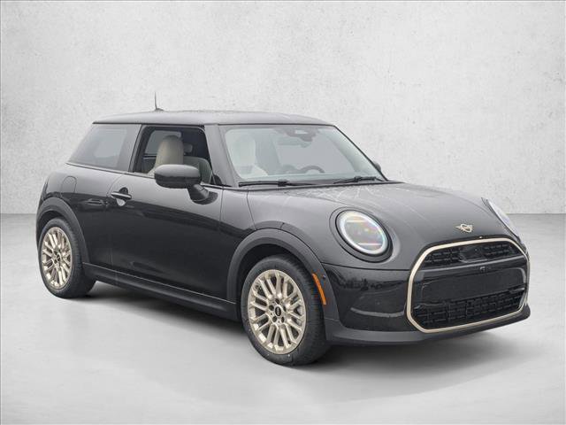 Used 2025 MINI Cooper 2-Door Hardtop image 7