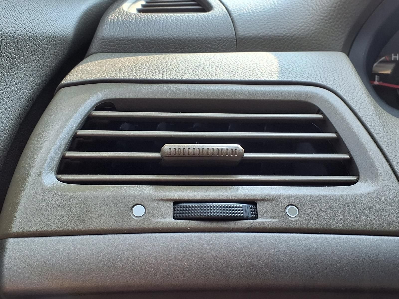 Used 2010 Honda Accord LX image 27