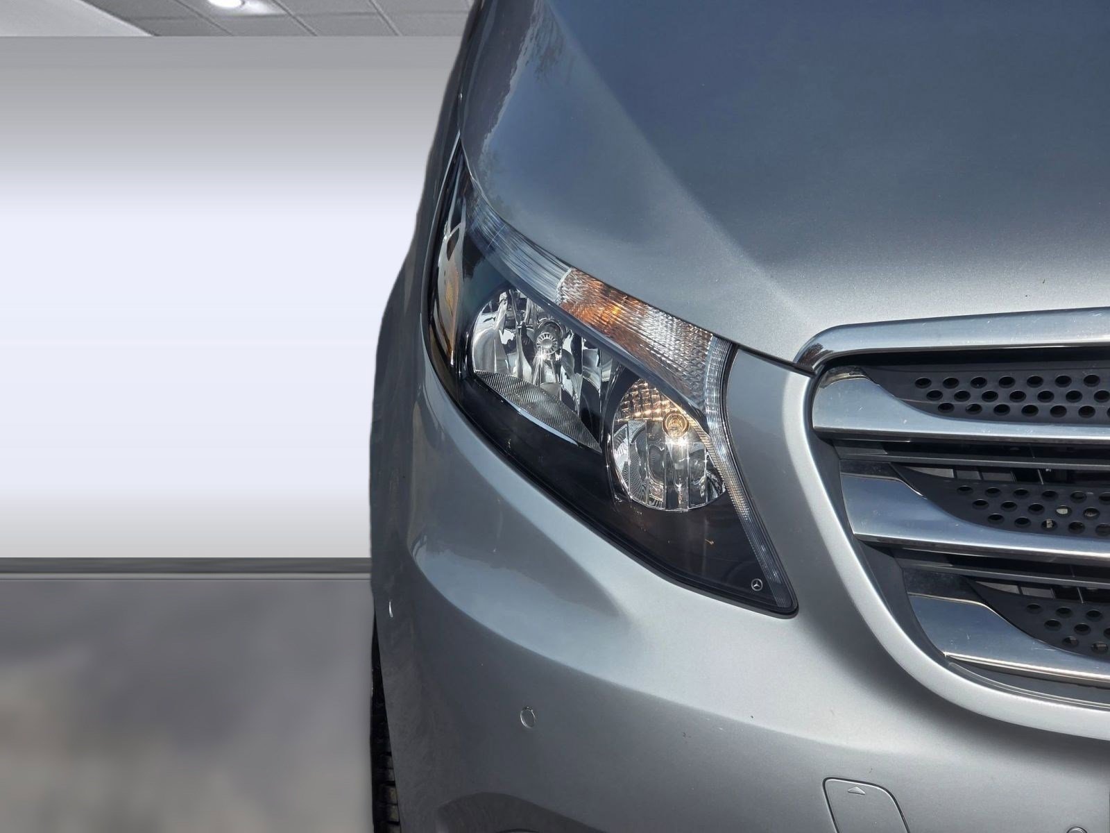 Used 2018 Mercedes-Benz Metris Passenger image 19