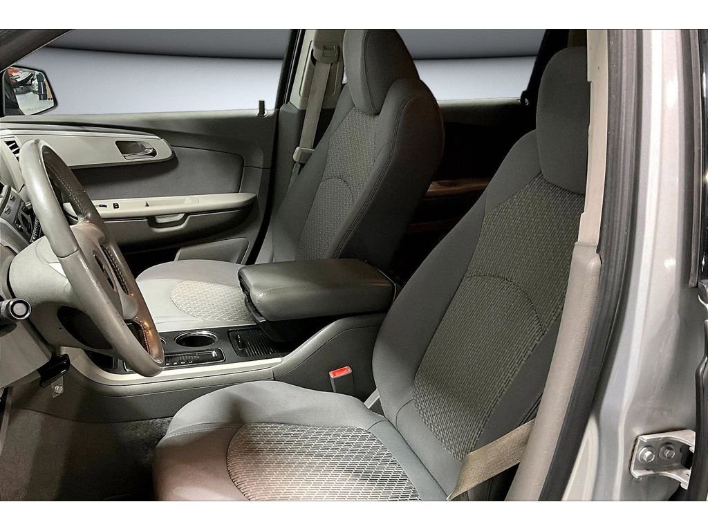 Used 2012 Chevrolet Traverse LS image 24