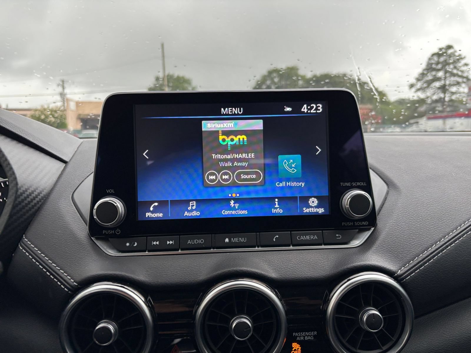 Used 2025 Nissan Sentra SV FWD image 16