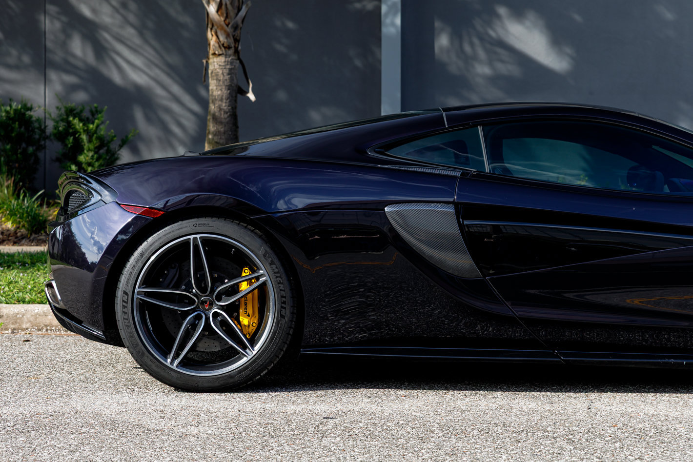Used 2018 McLaren 570S RWD image 6