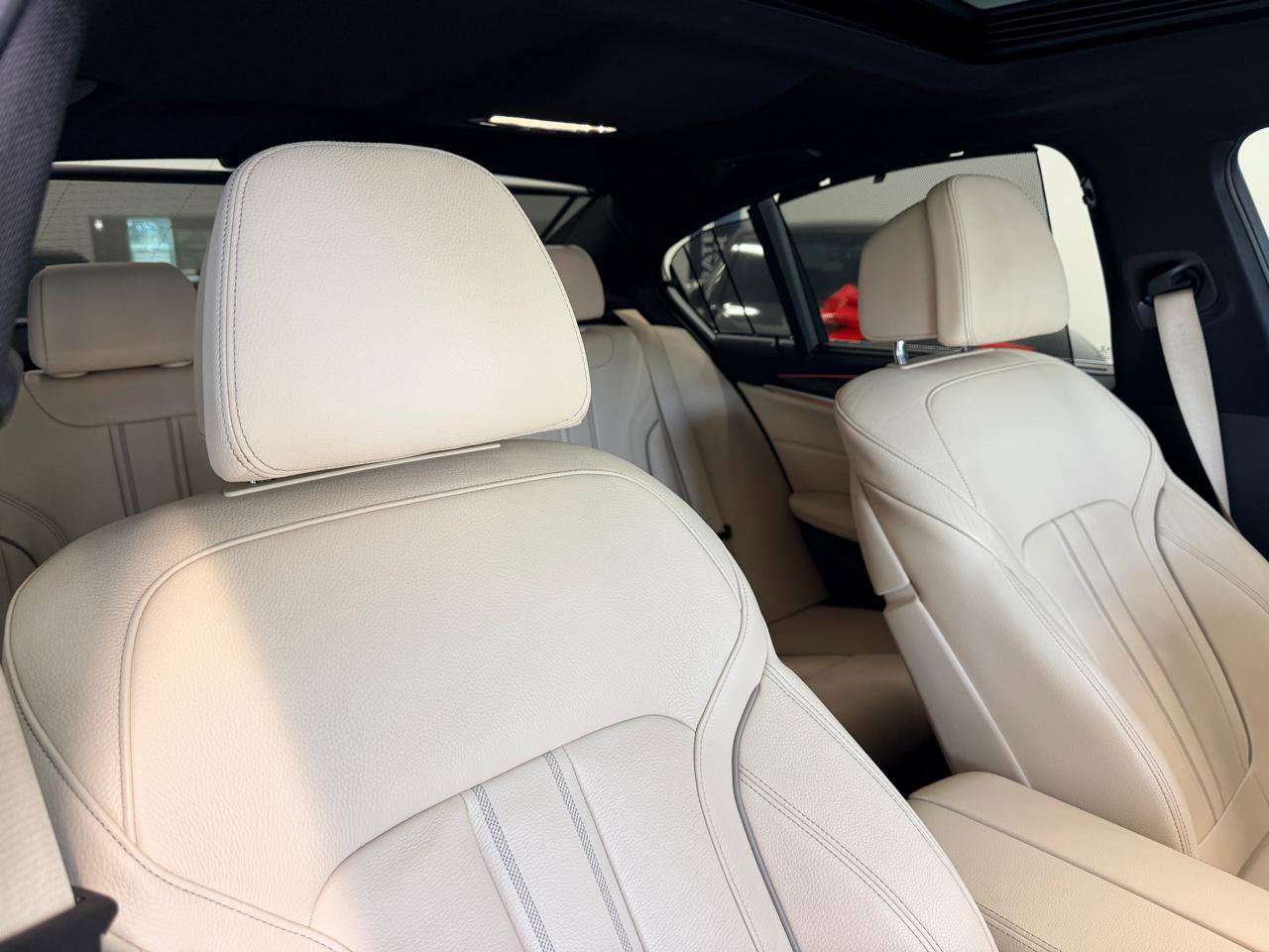 Used 2019 BMW 530i w/ Premium Package RWD image 32