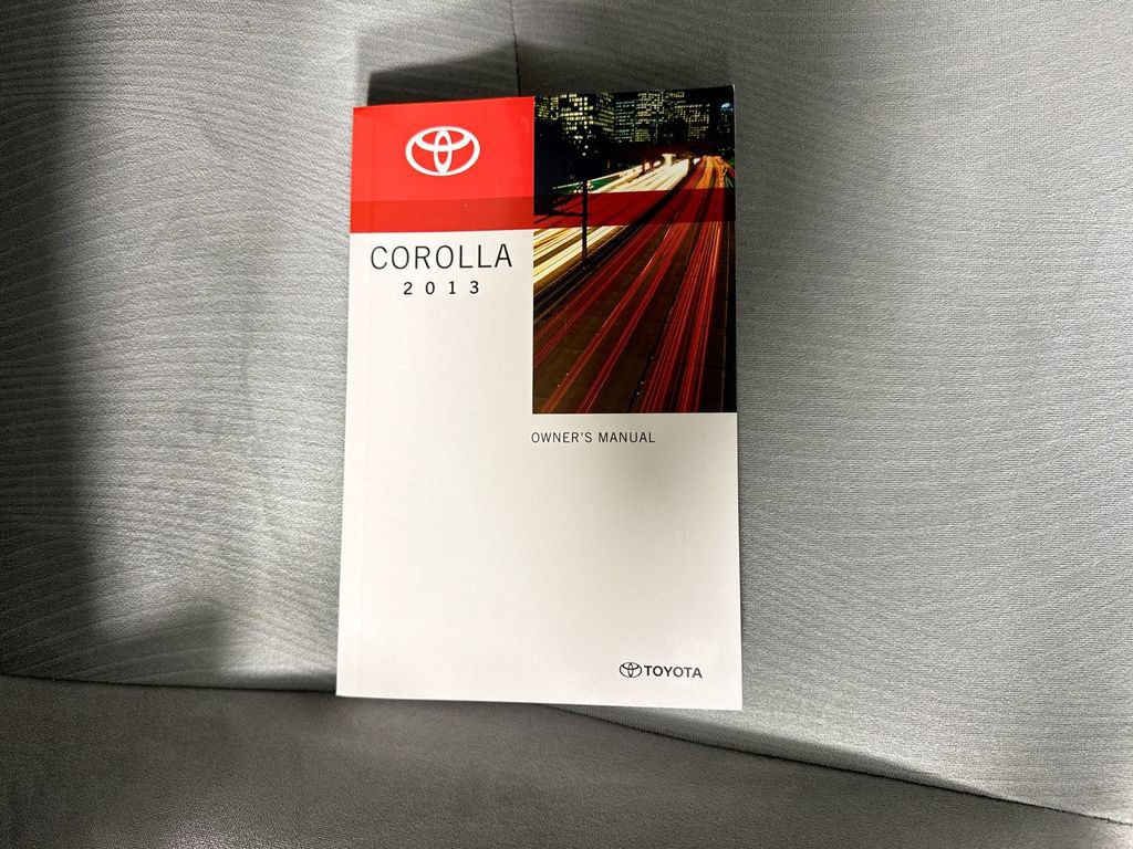 Used 2013 Toyota Corolla LE FWD image 33