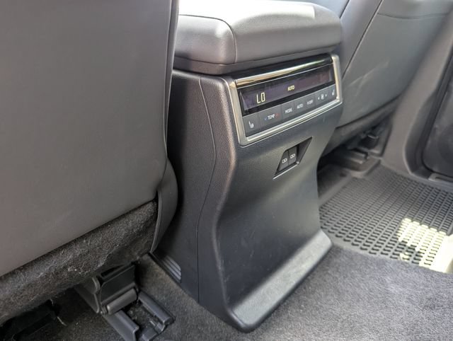 Used 2025 Lexus GX 550 w/ Cold Area Package AWD/4WD image 26