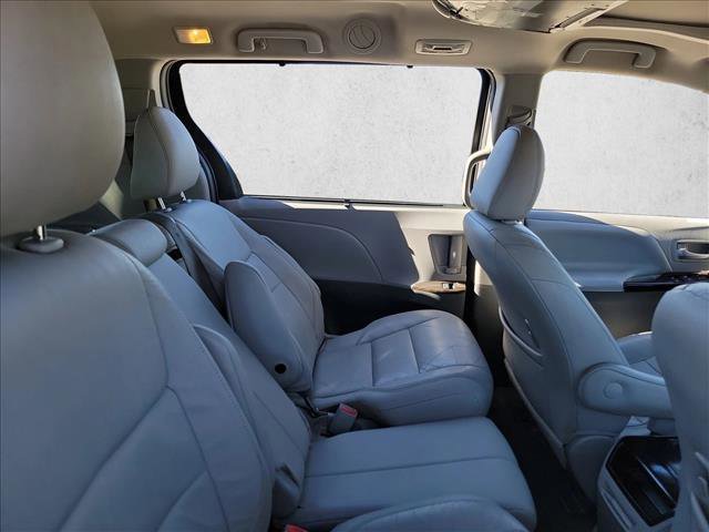 Used 2015 Toyota Sienna XLE image 16