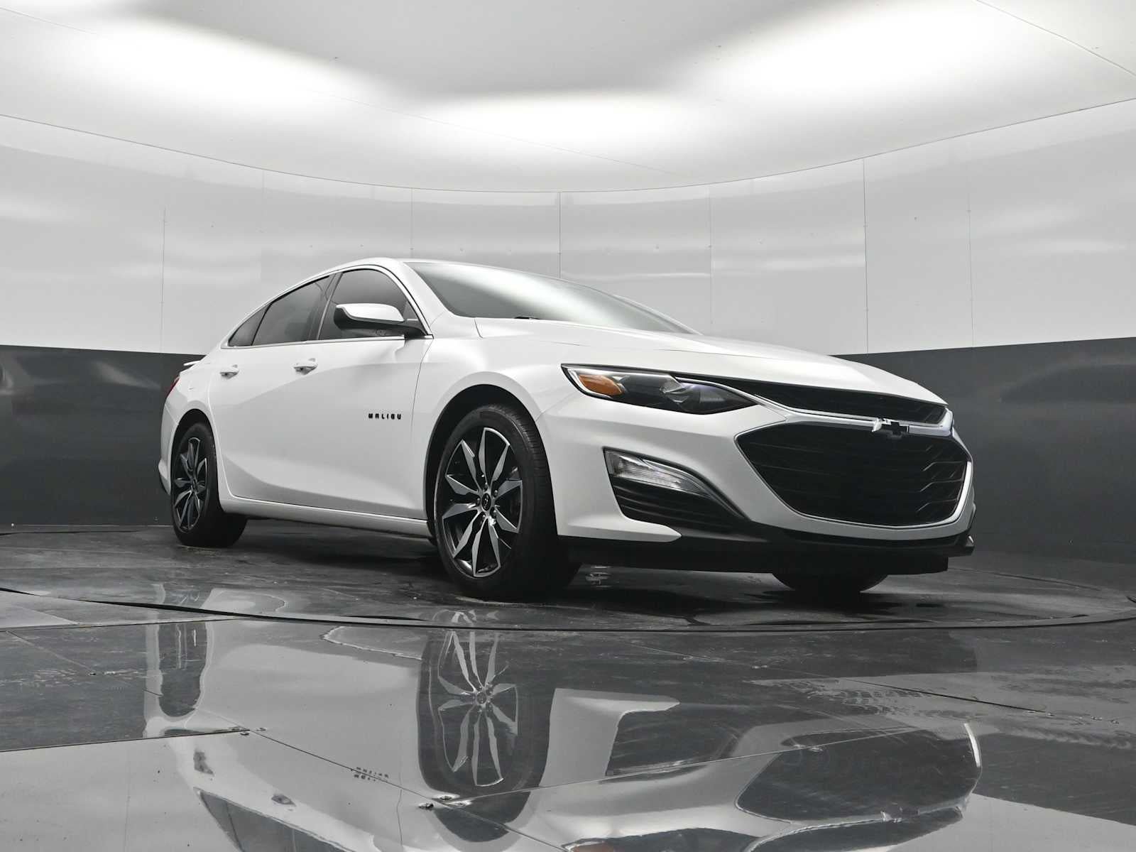 Used 2021 Chevrolet Malibu RS FWD image 18