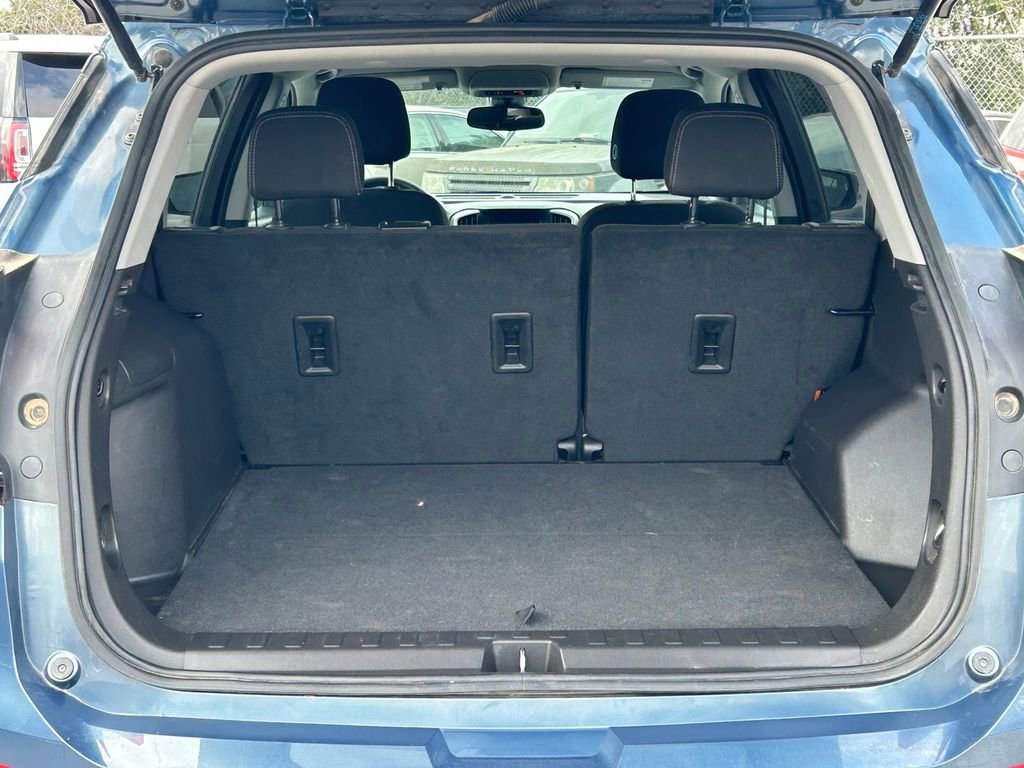 Used 2024 GMC Terrain SLE w/ Driver Convenience Package image 14