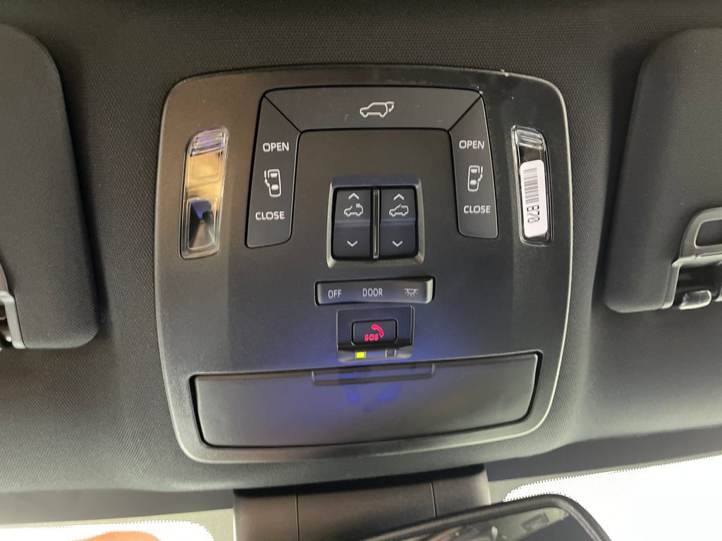 New 2026 Toyota Sienna XSE FWD image 28
