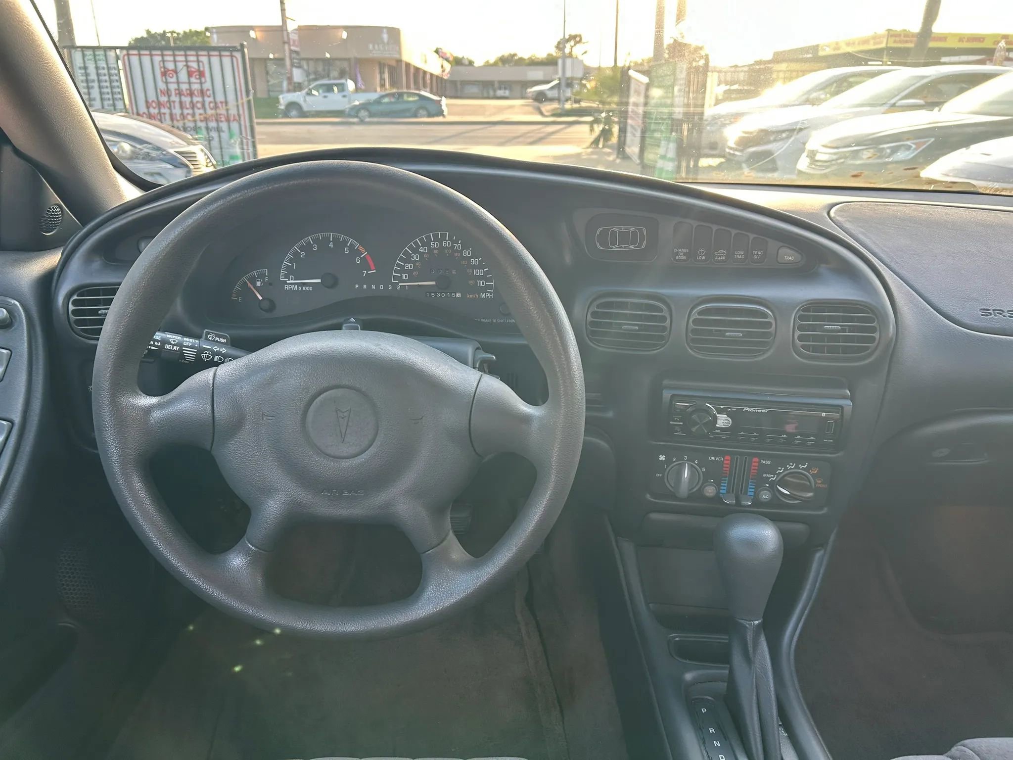 Used 2003 Pontiac Grand Prix SE w/ Equipment Group FWD image 18