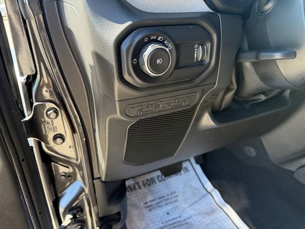 Used 2025 Jeep Wrangler Unlimited Sport AWD/4WD image 19
