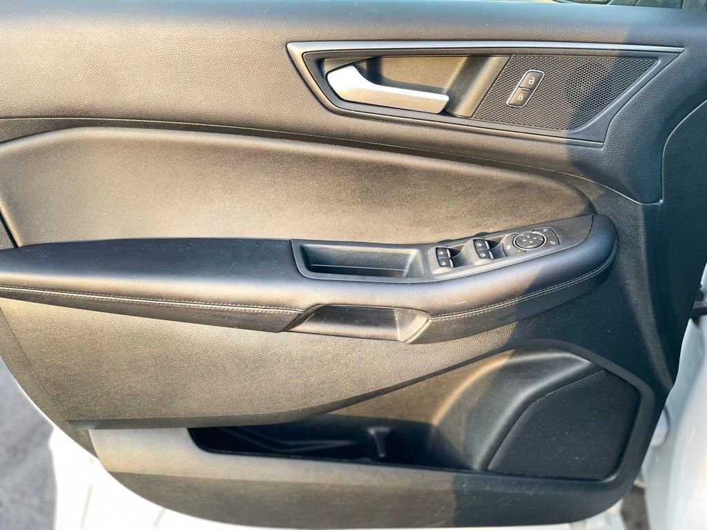 Used 2022 Ford Edge SE w/ Black Appearance Package image 14