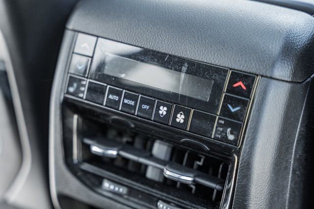 Used 2022 Jeep Grand Cherokee Overland w/ Luxury Tech Group IV image 24