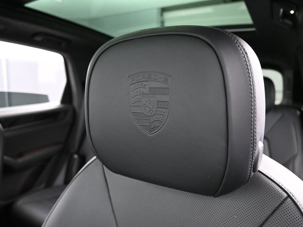 New 2026 Porsche Cayenne GTS image 24