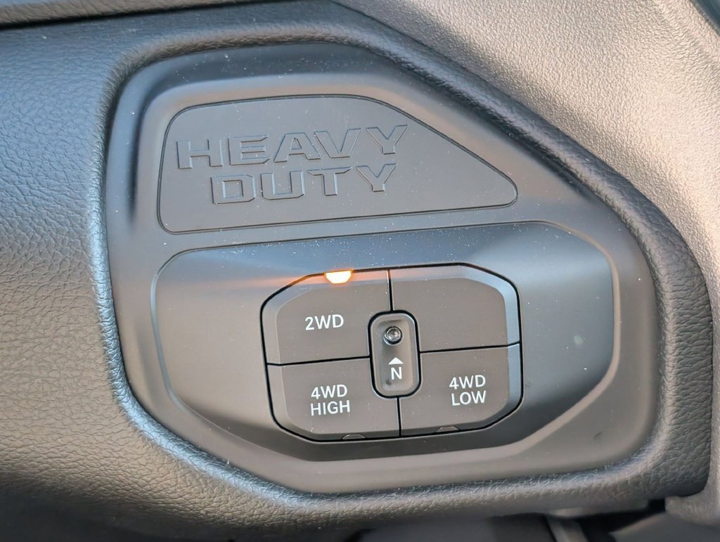 New 2026 RAM 2500 Laramie AWD/4WD image 21