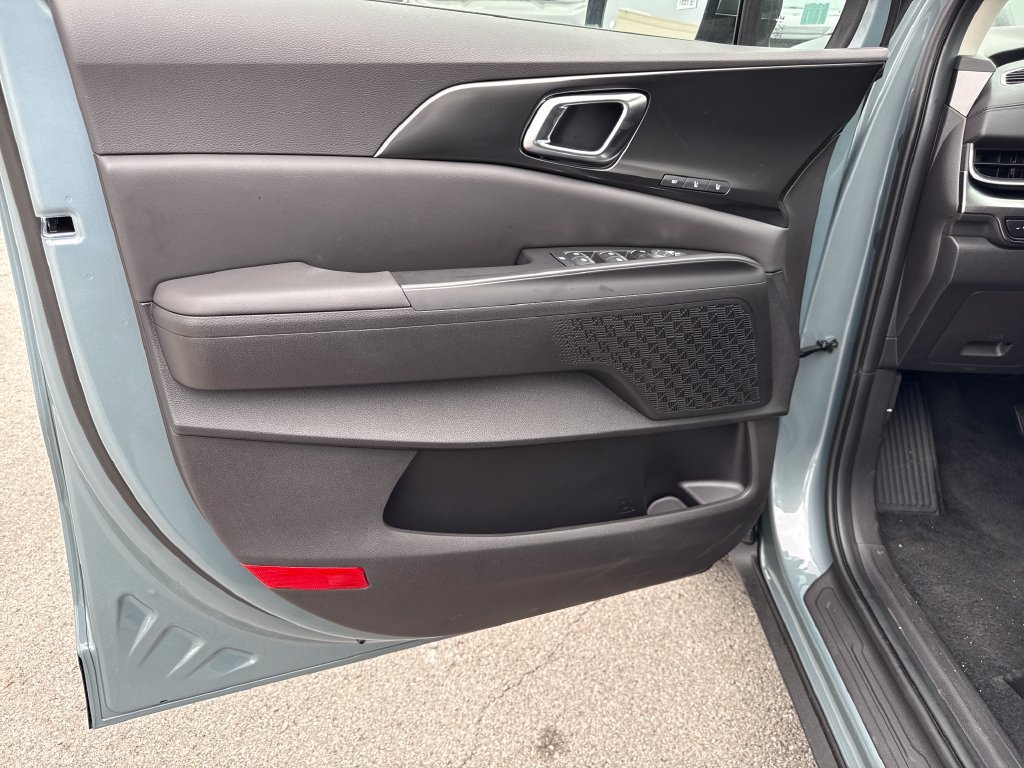 New 2027 Kia Carnival SX FWD image 12