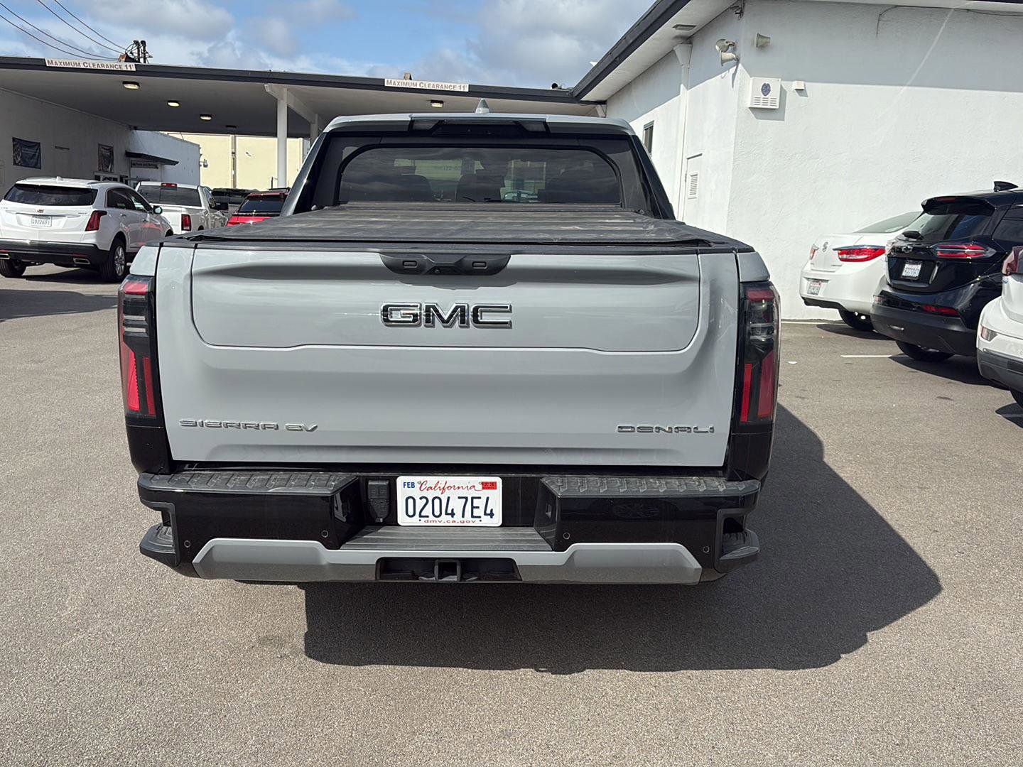 Used 2024 GMC Sierra EV Denali image 4