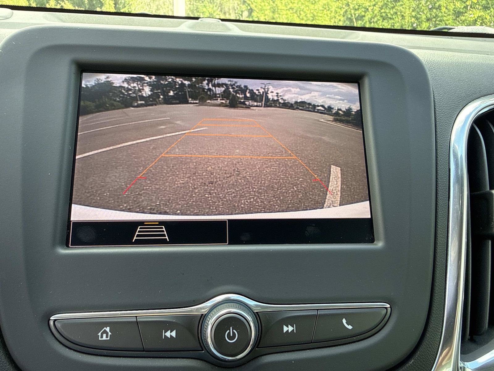 Used 2024 Chevrolet Equinox LS FWD image 24