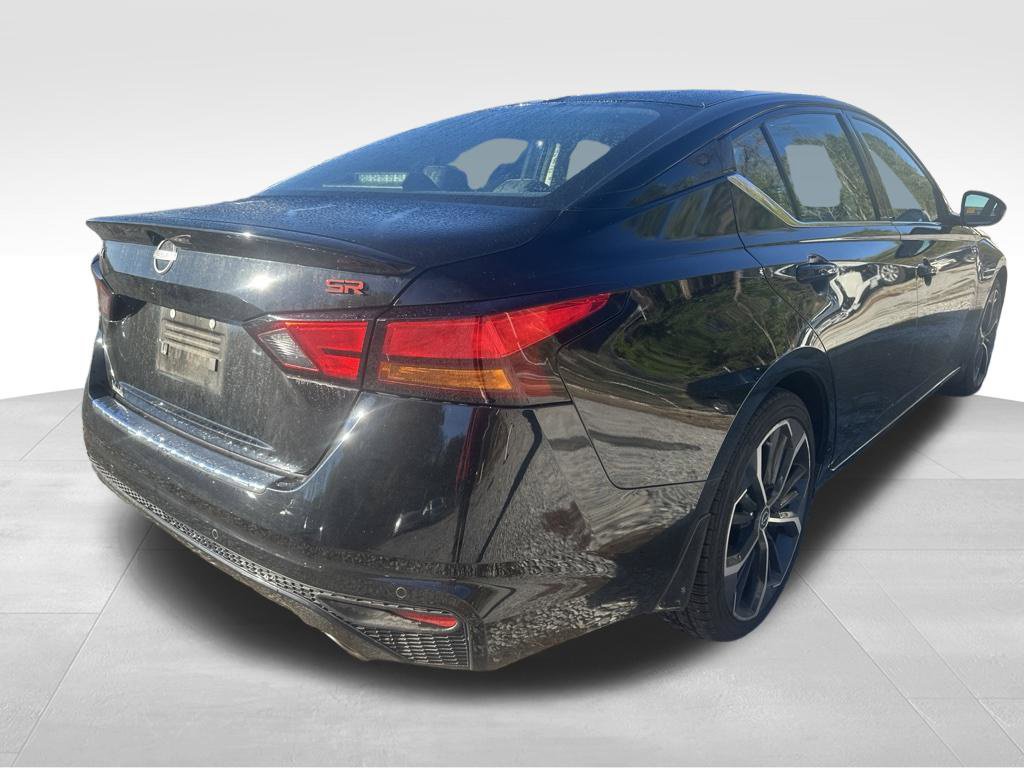 Used 2023 Nissan Altima 2.5 SR w/ SR Premium Package FWD image 8