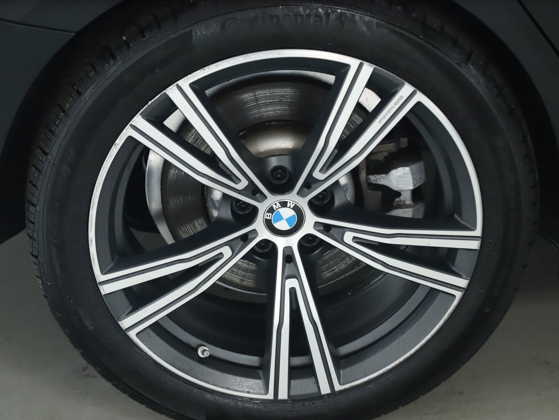 Used 2021 BMW 330e xDrive w/ Premium Package image 14