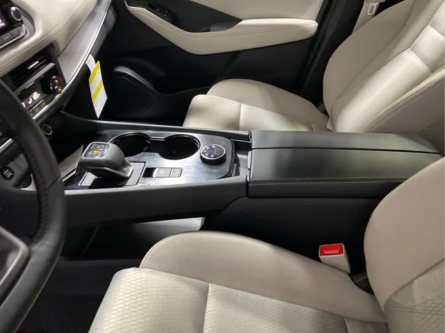 Certified 2025 Nissan Rogue SV AWD/4WD image 18