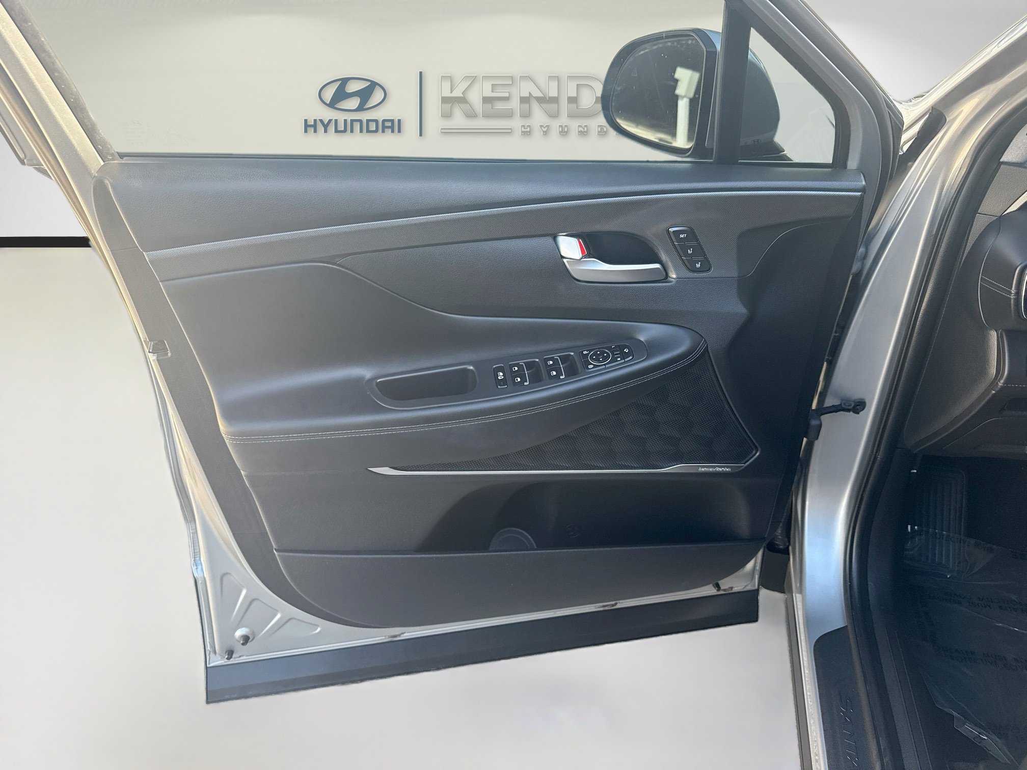 Used 2023 Hyundai Santa Fe Limited w/ Cargo Package FWD image 17