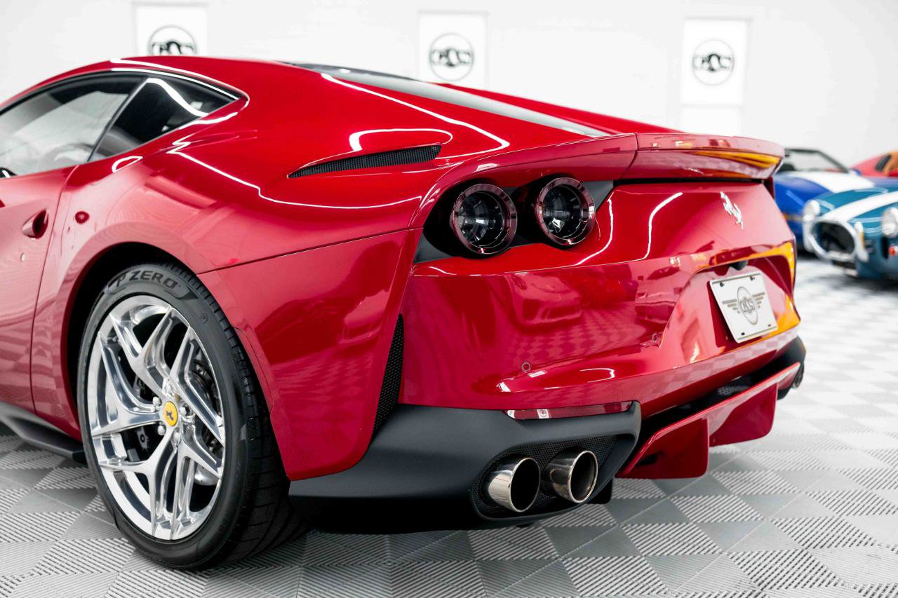 Used 2018 Ferrari 812 Superfast RWD image 39