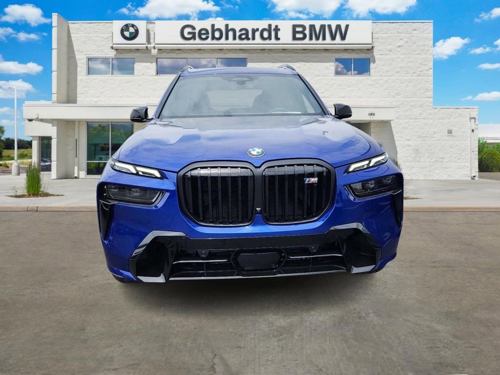 Used 2025 BMW X7 M60i image 4