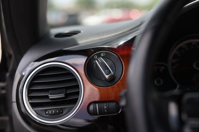 Used 2013 Volkswagen Beetle 2.5 Fender FWD image 42