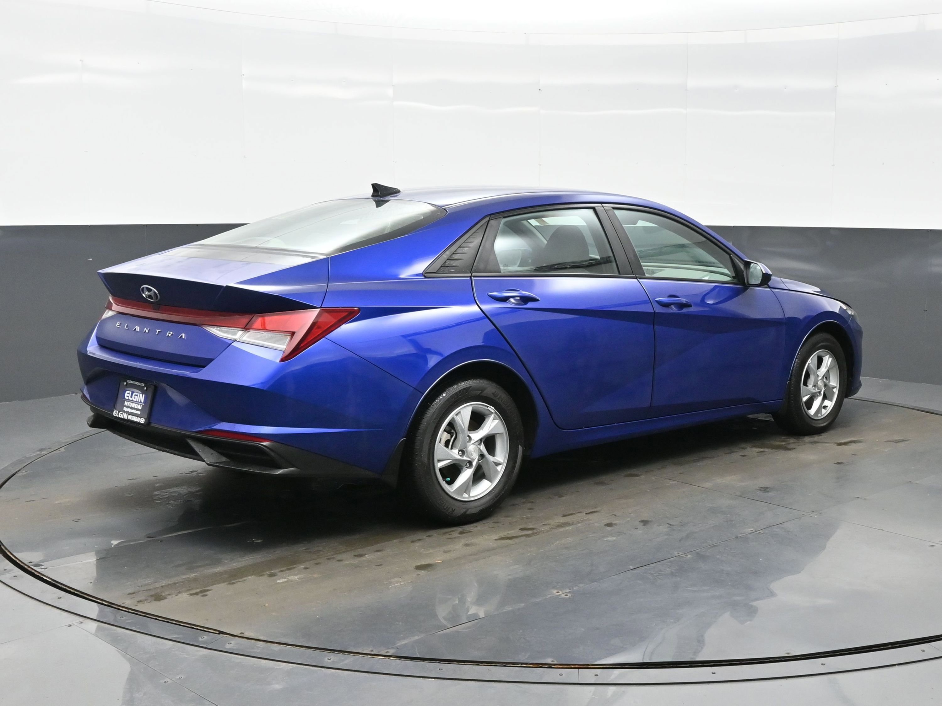 Used 2023 Hyundai Elantra SE image 6