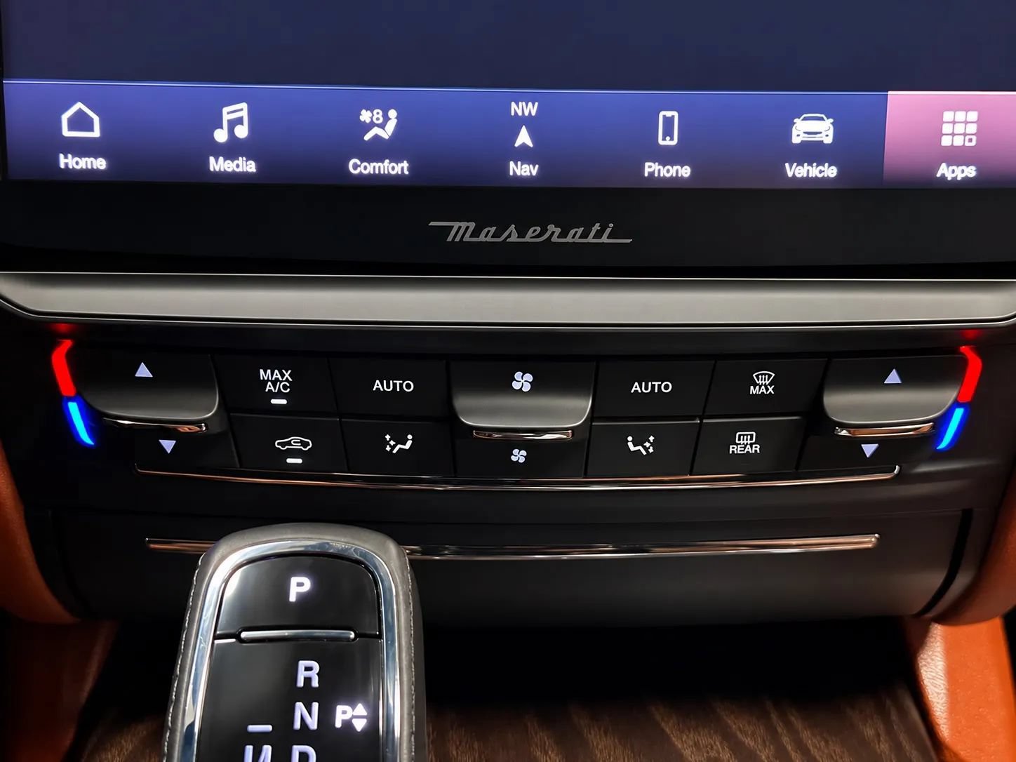 Used 2023 Maserati Quattroporte Modena RWD image 46