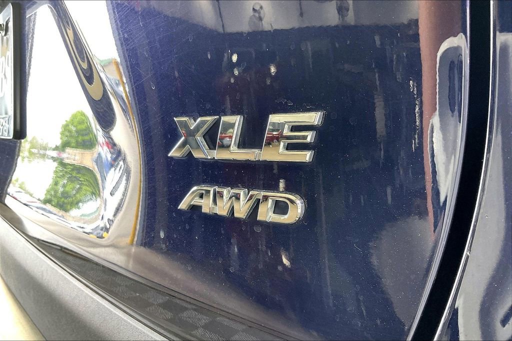 Used 2025 Toyota RAV4 XLE AWD/4WD image 41
