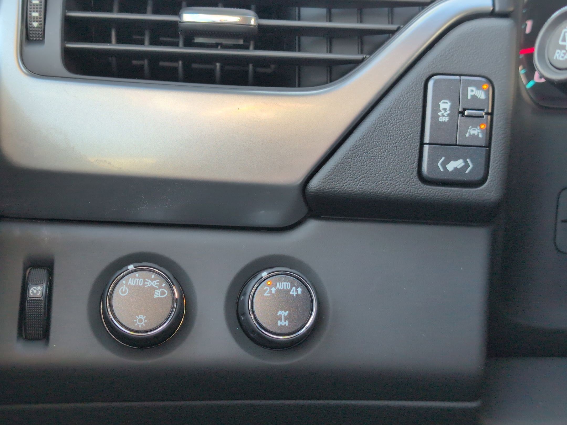 Used 2020 Chevrolet Tahoe LT image 21