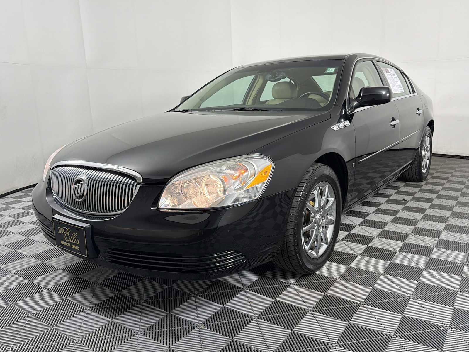 Used 2007 Buick Lucerne CXL w/ Luxury Package FWD image 4