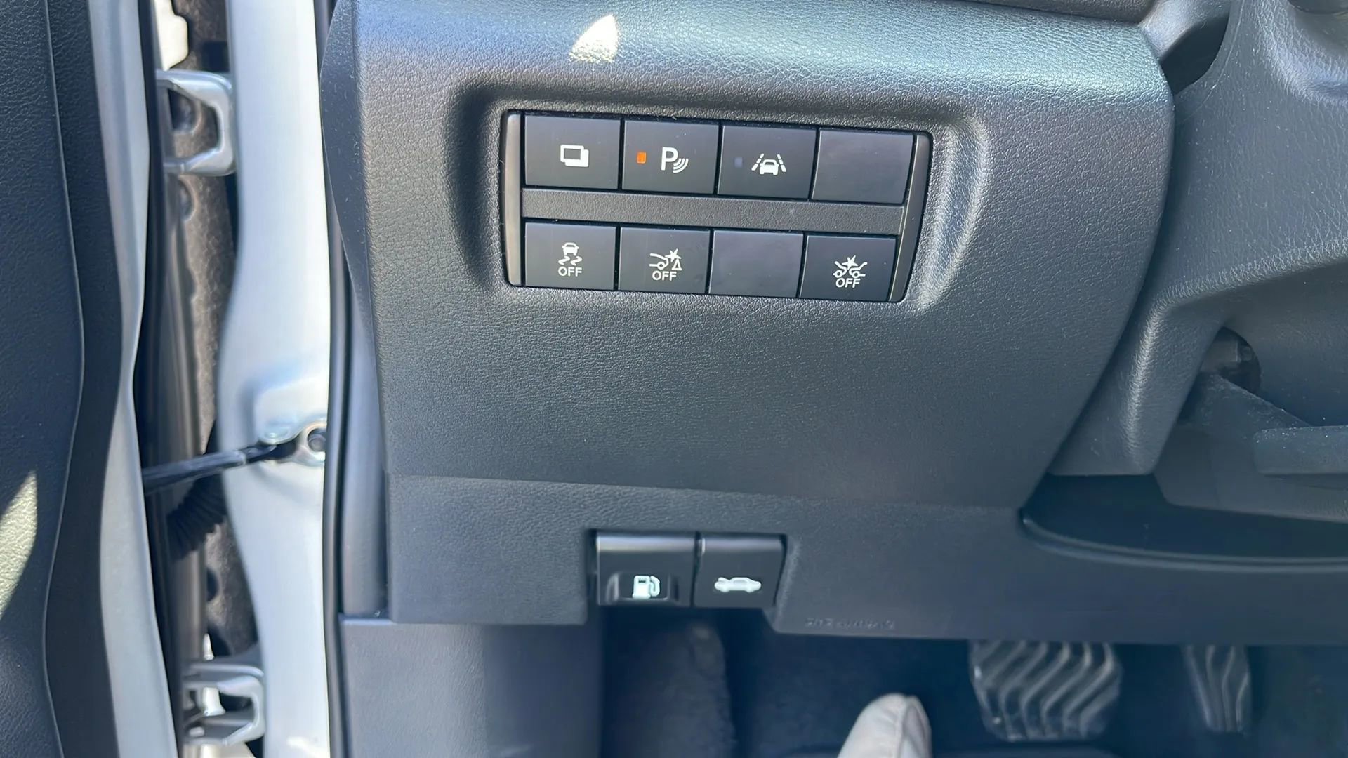 Used 2020 Nissan Versa S FWD image 19