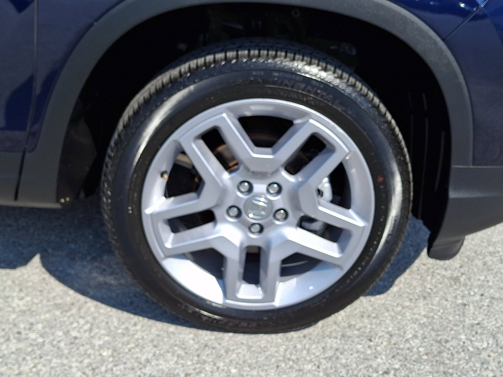 Used 2025 Honda Passport EX-L image 8