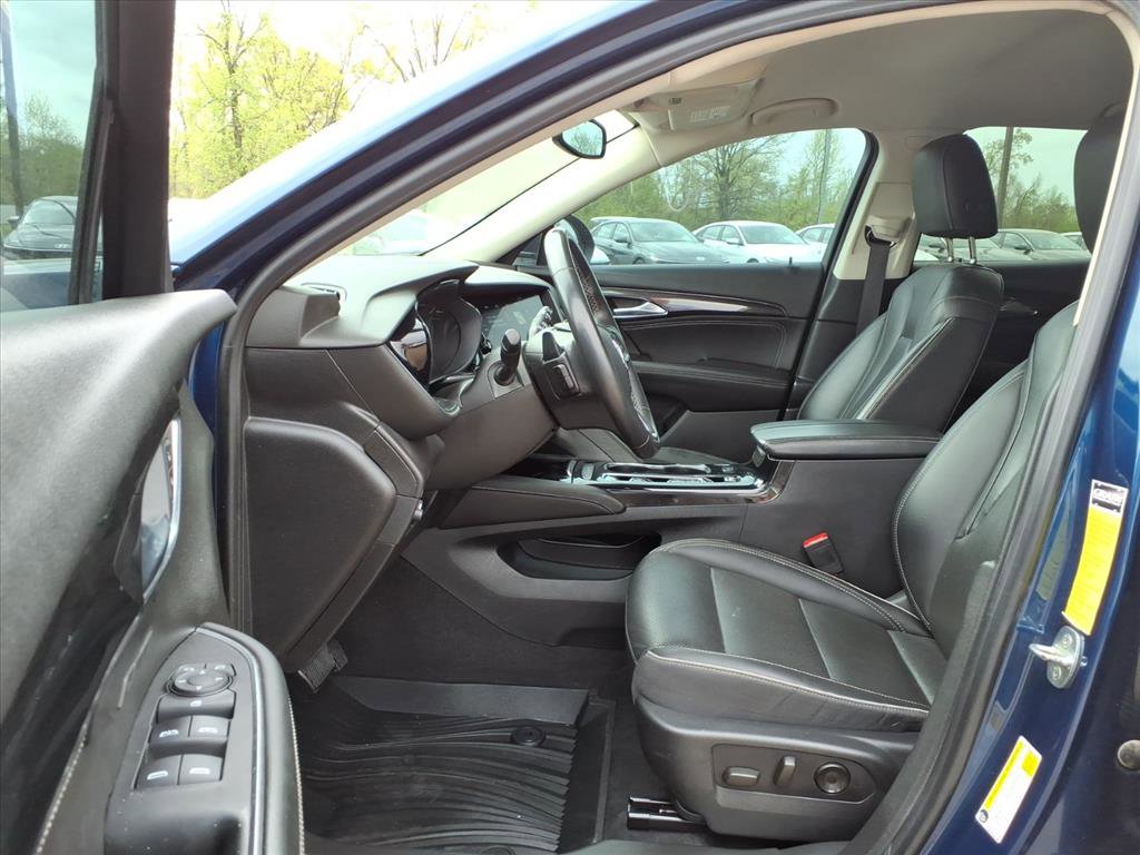 Used 2022 Buick Envision Essence w/ Safety Package image 15