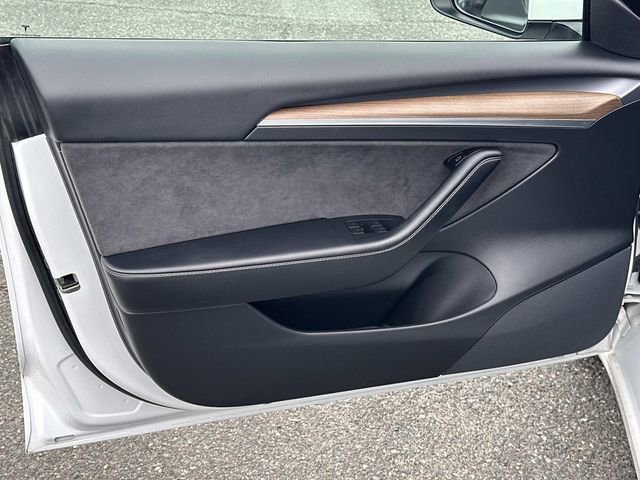 Used 2021 Tesla Model 3 Performance image 13