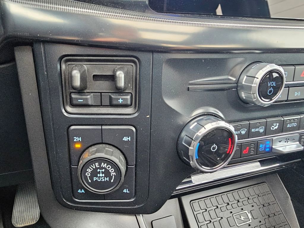 Used 2025 Ford F150 Lariat w/ Equipment Group 502A High AWD/4WD image 25