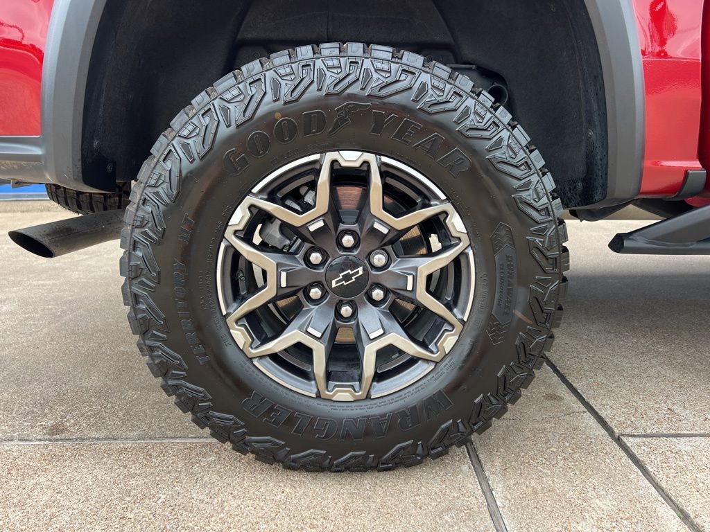 Used 2025 Chevrolet Colorado ZR2 AWD/4WD image 10