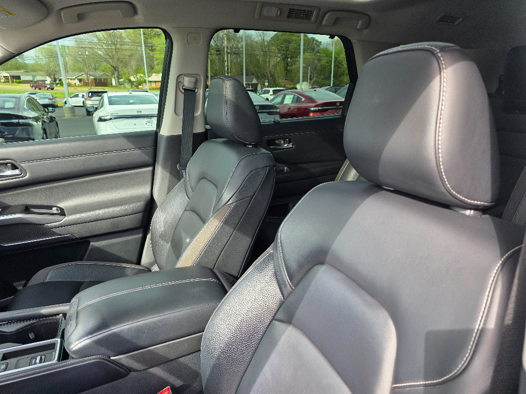 Used 2022 Nissan Pathfinder SL w/ SL Premium Package image 13