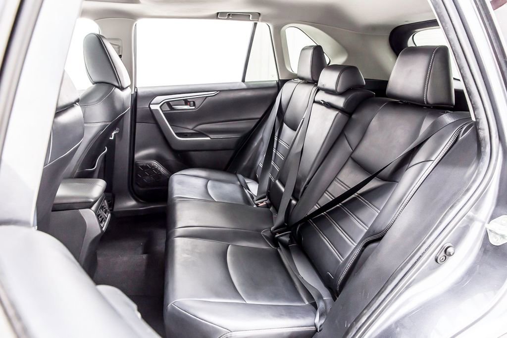 Used 2020 Toyota RAV4 XLE Premium FWD image 30