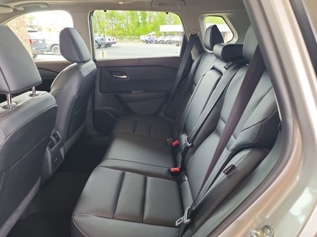 Used 2023 Nissan Rogue SV w/ SV Premium B Package image 21