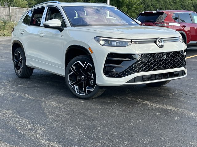 New 2026 Volkswagen Tiguan SEL R-Line AWD/4WD image 1