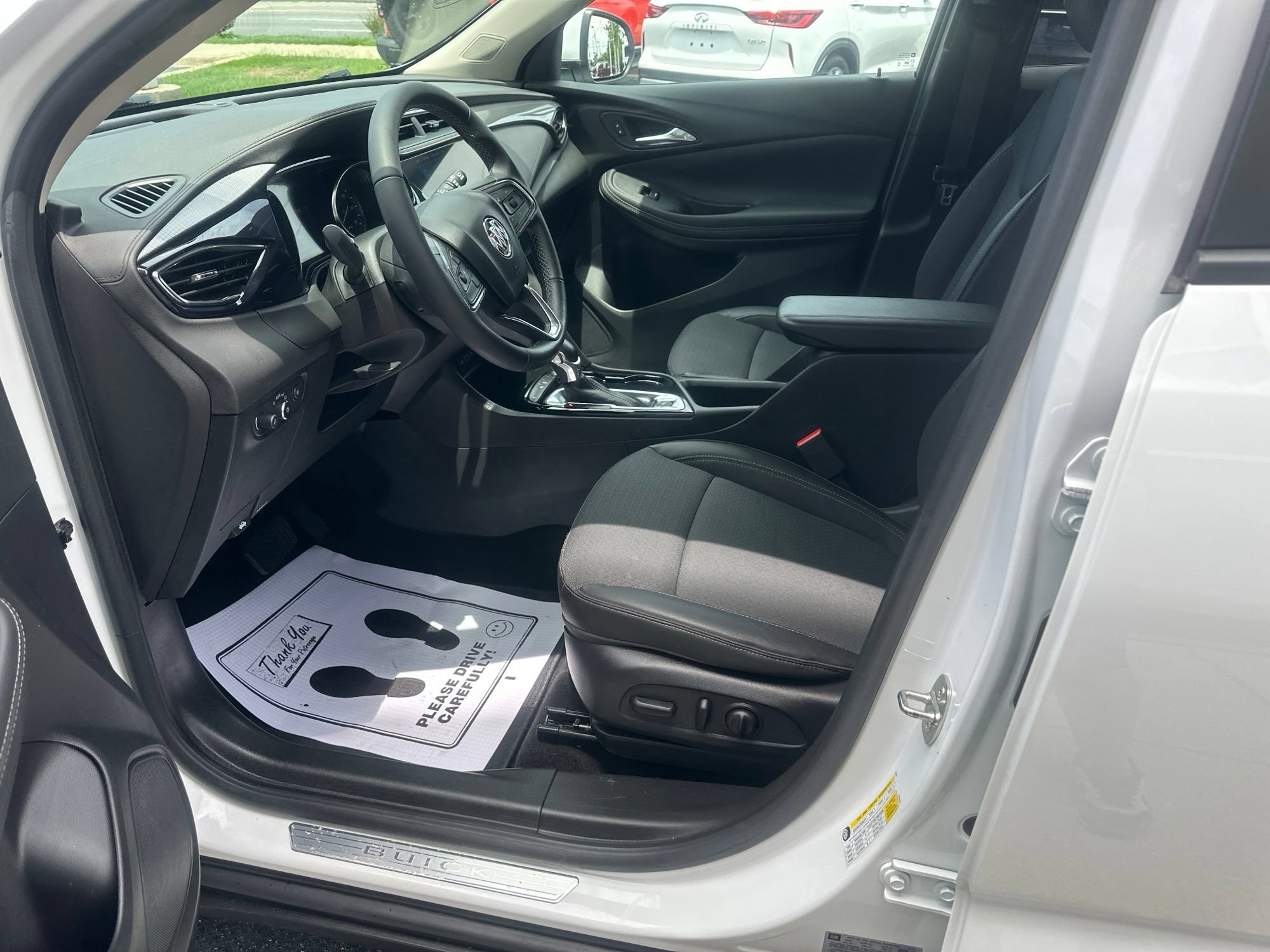 Used 2022 Buick Encore GX Preferred w/ Cold Weather Comfort Package FWD image 18