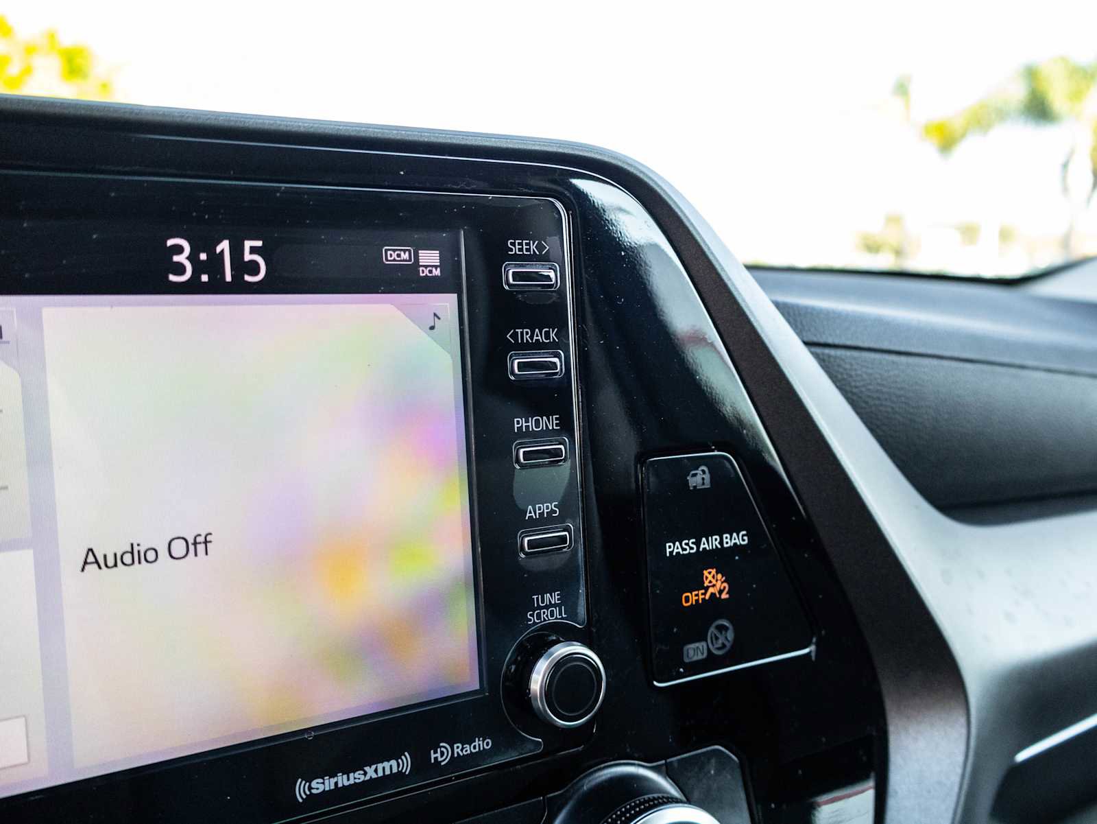 Used 2022 Toyota Highlander LE FWD image 34