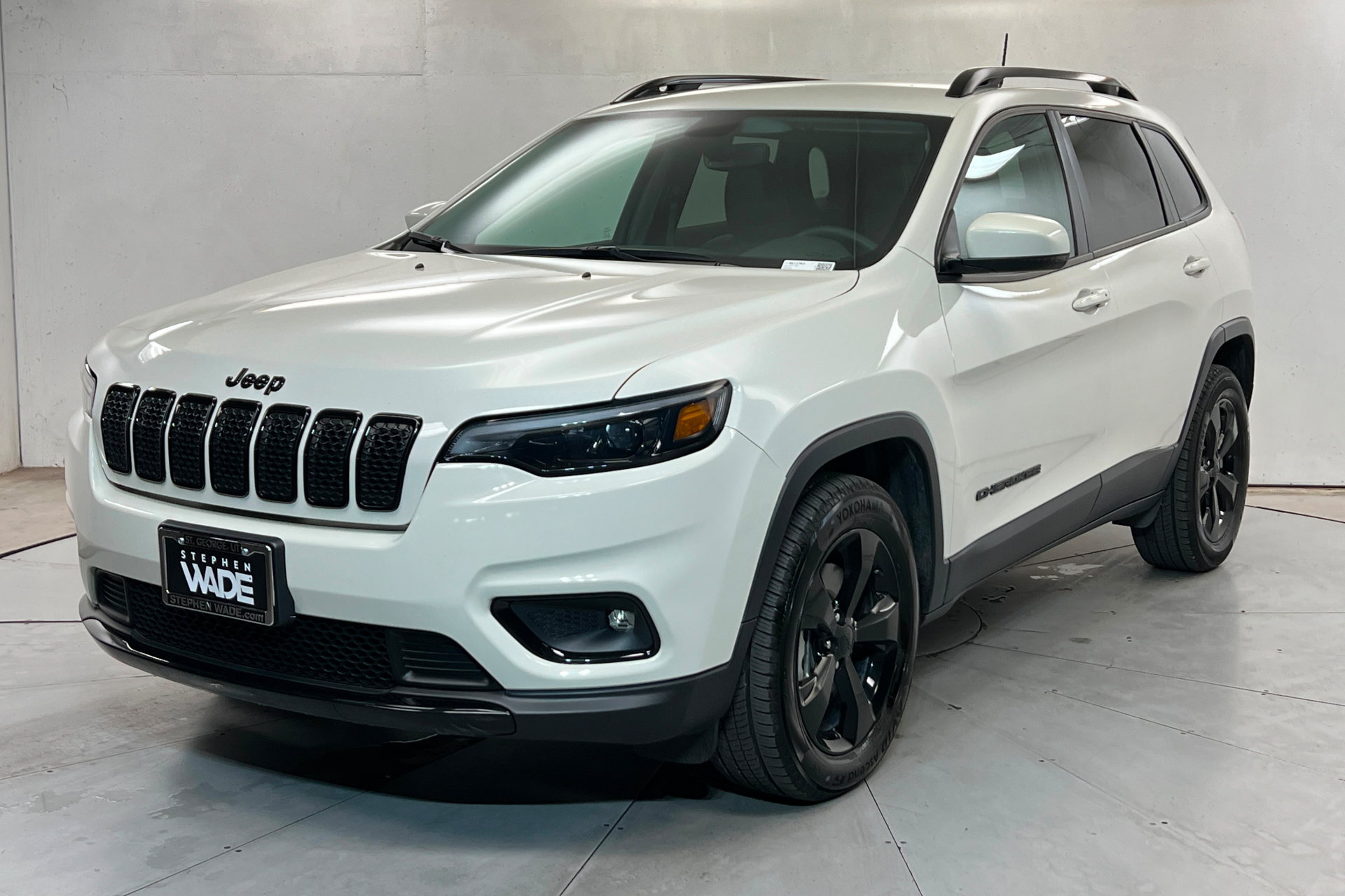 Used 2019 Jeep Cherokee Latitude Plus AWD/4WD image 1
