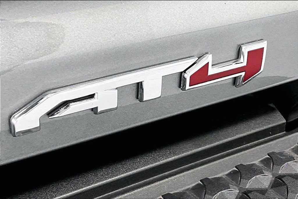 Used 2025 GMC Canyon AT4 w/ Technology Plus Package image 41